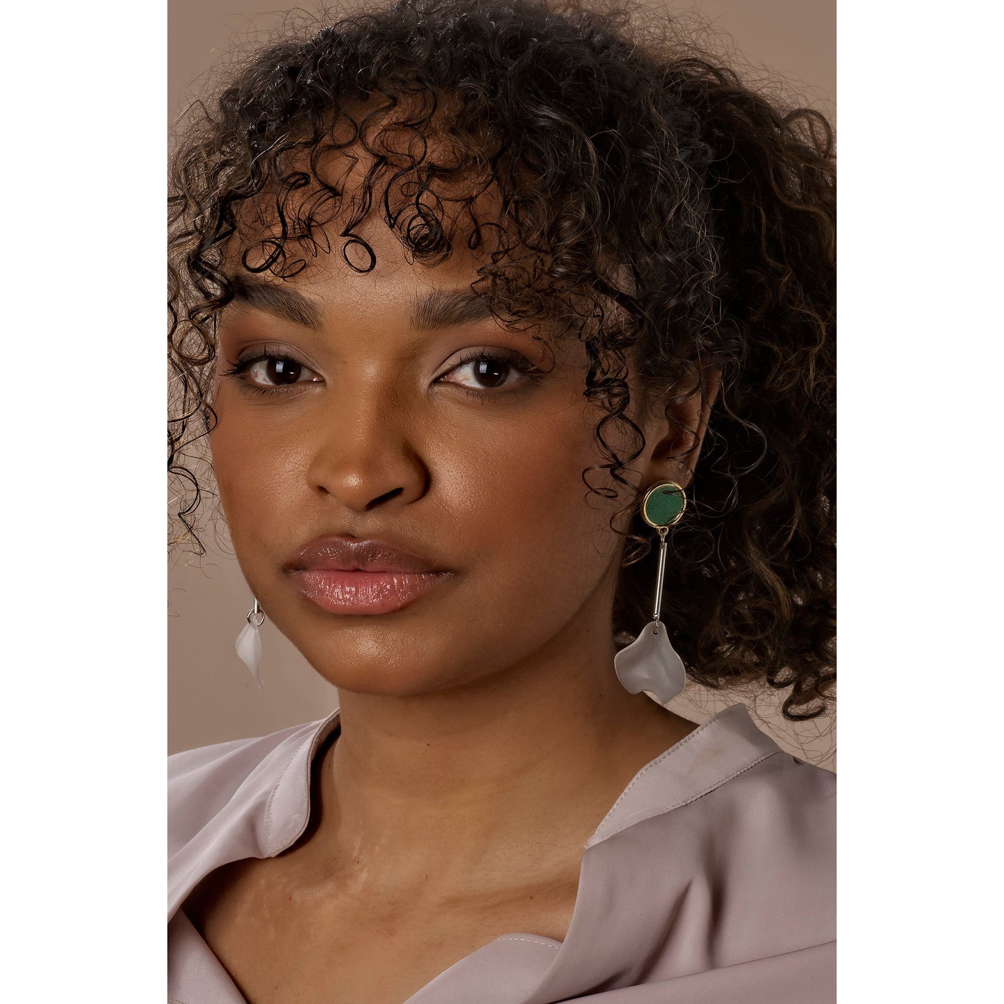 emerald green stud earrings